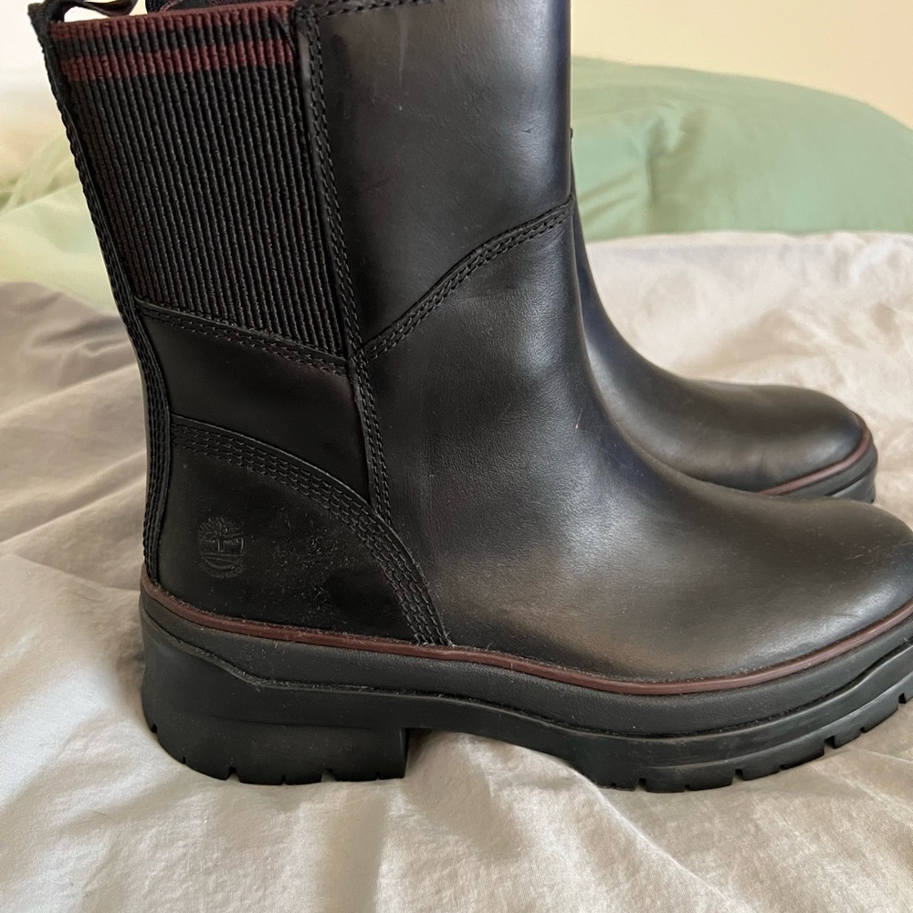 Timberland Black Winter Boots with Chunky Sole